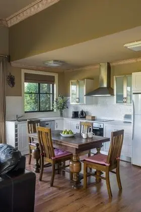 Kır Evi (VINES )