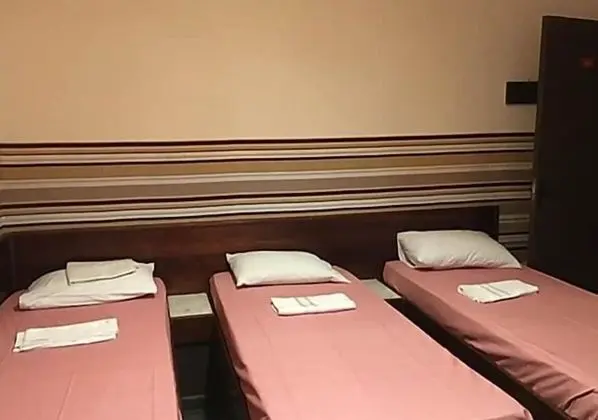 Dört Kişilik Oda, Deniz Manzaralı