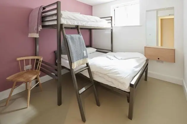 Üç Kişilik Oda (With Shower)