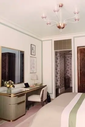 Courtyard Room