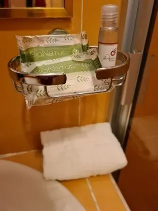Tek Büyük Yataklı Oda, 2 Çift Kişilik Yatak