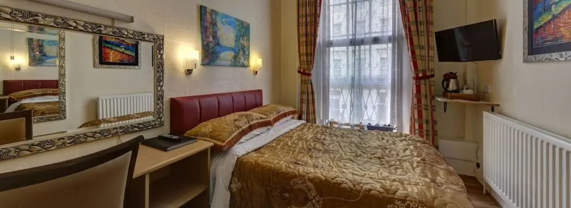 Standard Tek Büyük Yataklı Oda