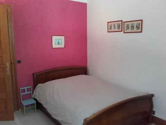 Tek Büyük Yataklı Oda, Ortak Banyo
