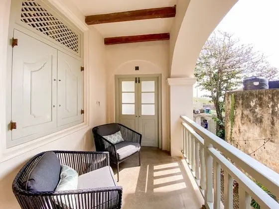 Deluxe Tek Büyük Yataklı Oda, Avlu Manzaralı