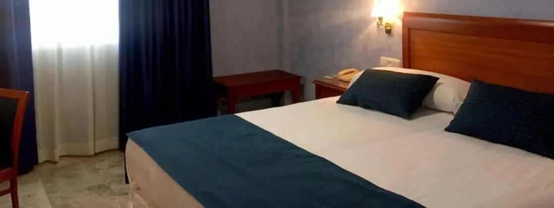 Superior Büyük Yataklı Tek Kişilik Oda