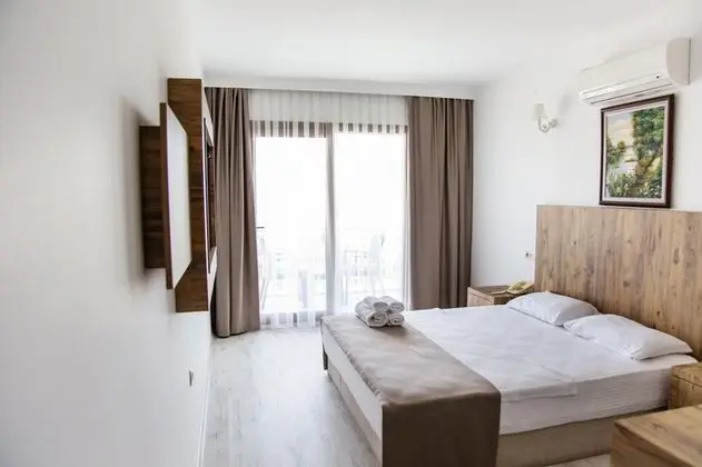 Standart Oda, Kara veya Havuz Manzaralı