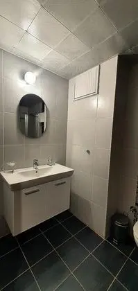 Triple, Kara Manzaralı