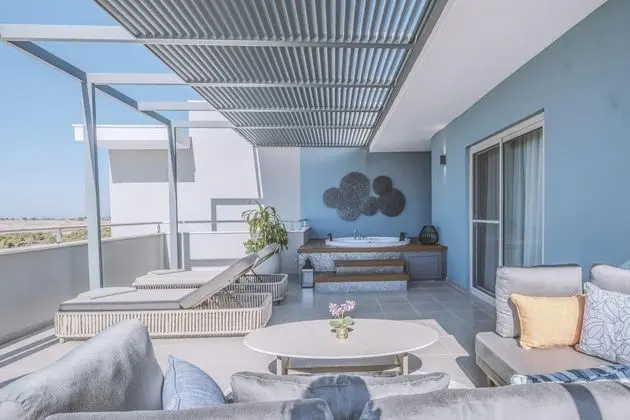 https://images.etstur.com/files/images/hotelImages/TR/214473/l/Barut-Goia-Oda-396560.jpg