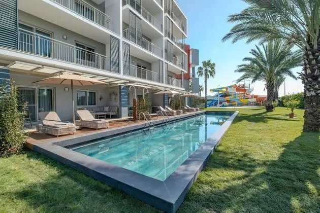 https://images.etstur.com/files/images/hotelImages/TR/214473/l/Barut-Goia-Oda-396574.jpg