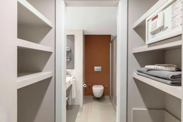 https://images.etstur.com/imgproxy/resize/2560x1440/files/images/hotelImages/etsrooms/980/Barut_Goia_20250811103224_18.JPG