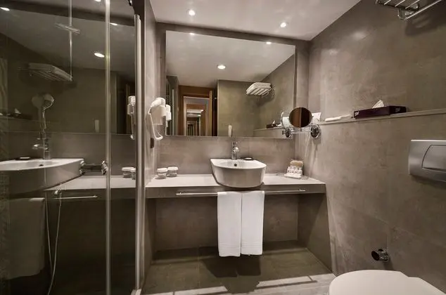 https://imagessl.etstur.com/files/images/hotelImages/TR/50518/l/Barut-Hemera-Oda-287379.jpg