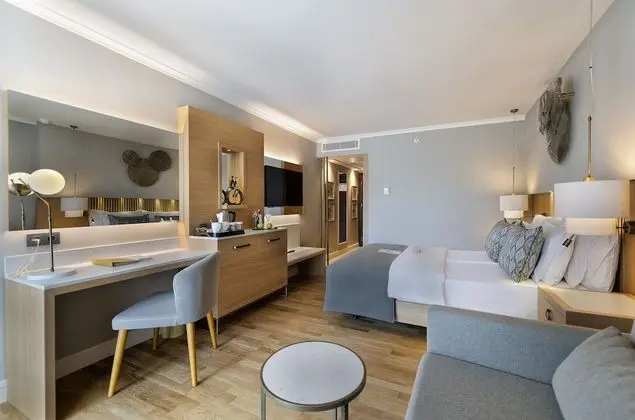Deluxe Dört Kişilik Oda, Bahçe Manzaralı