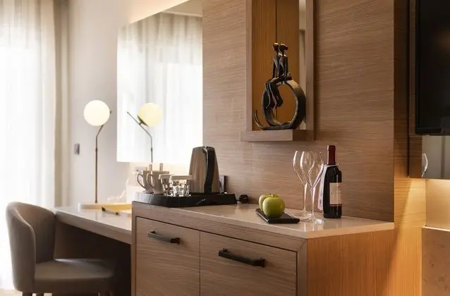 Deluxe Dört Kişilik Oda, Bahçe Manzaralı