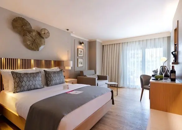 Deluxe Dört Kişilik Oda, Bahçe Manzaralı