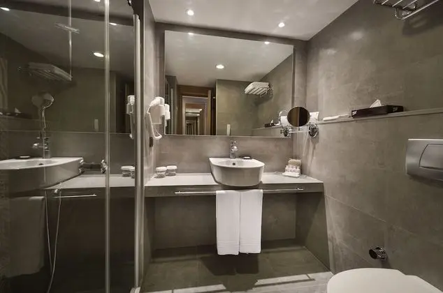 Deluxe Dört Kişilik Oda, Havuz Kullanımı (2 Adults 2 Children)