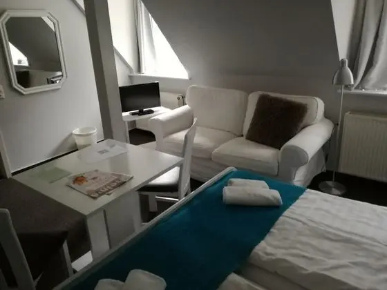 Basic Tek Büyük Yataklı Oda