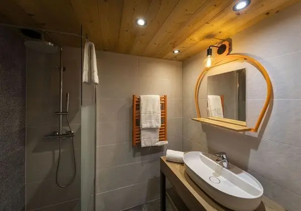 Club Tek Büyük veya İki Ayrı Yataklı Oda