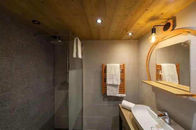 Club Tek Büyük veya İki Ayrı Yataklı Oda