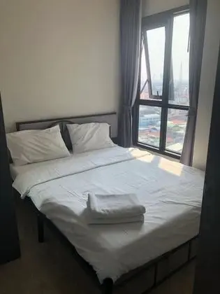 2-Bedroom Condo with Sea View