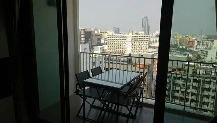 2-Bedroom Condo with Sea View