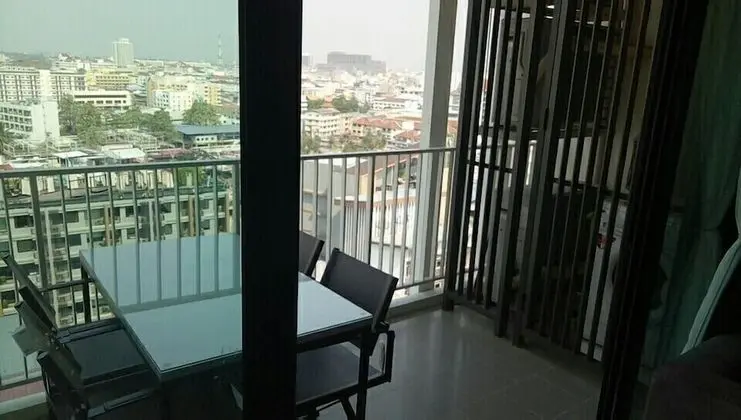 2-Bedroom Condo with Sea View