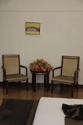 Junior Tek Büyük veya İki Ayrı Yataklı Oda