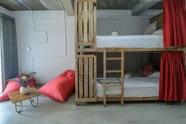 Ortak Ranzalı Oda, Sadece kadınlar için