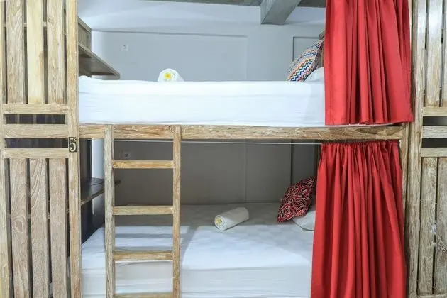 Ortak Ranzalı Oda, Sadece kadınlar için