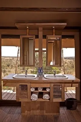 Deluxe Tek Büyük veya İki Ayrı Yataklı Oda, Teras, Vadi Manzaralı (Safaris included)