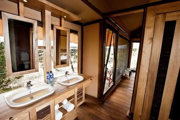 Deluxe Tek Büyük veya İki Ayrı Yataklı Oda, Teras, Vadi Manzaralı (Safaris included)