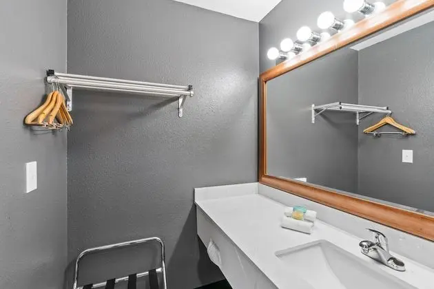 Deluxe Tek Büyük Yataklı Oda, 2 Çift Kişilik Yatak