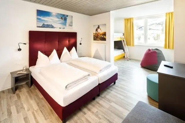 Standard Dört Kişilik Oda