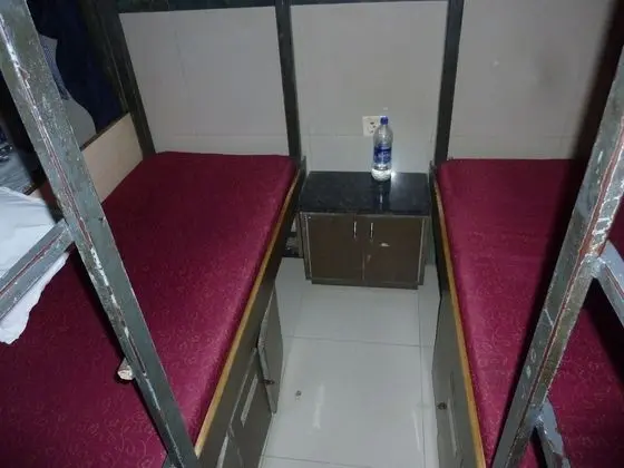 Basic Ortak Ranzalı Oda, Sadece erkekler için, Ortak Banyo