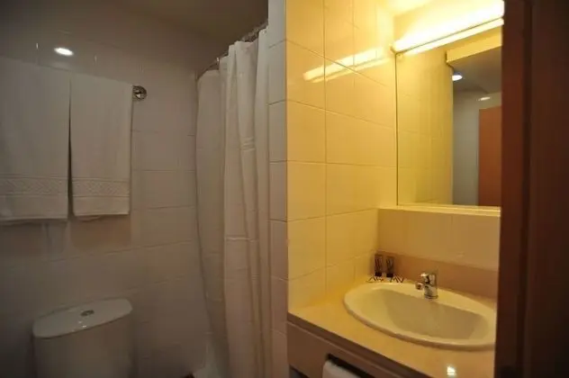 Basic Tek Büyük Yataklı Oda