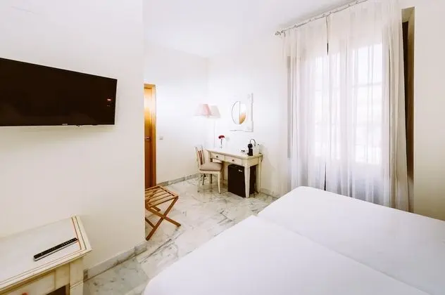 İki Ayrı Yataklı Oda, Balkon, Şehir Manzaralı
