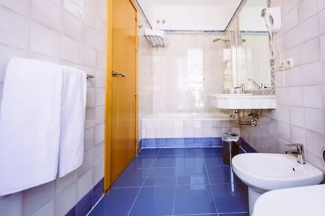 İki Ayrı Yataklı Oda, Balkon, Şehir Manzaralı