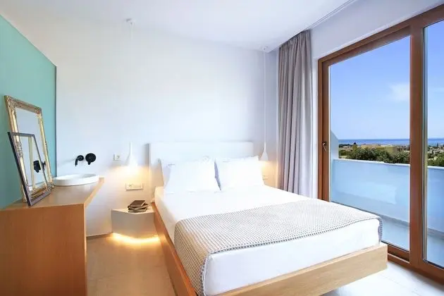 Deluxe Tek Büyük Yataklı Oda, Kısmi Deniz Manzaralı