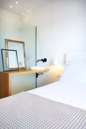 Deluxe Tek Büyük Yataklı Oda, Kısmi Deniz Manzaralı