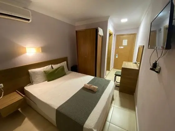 Çift Kişilik, Şehir Manzaralı