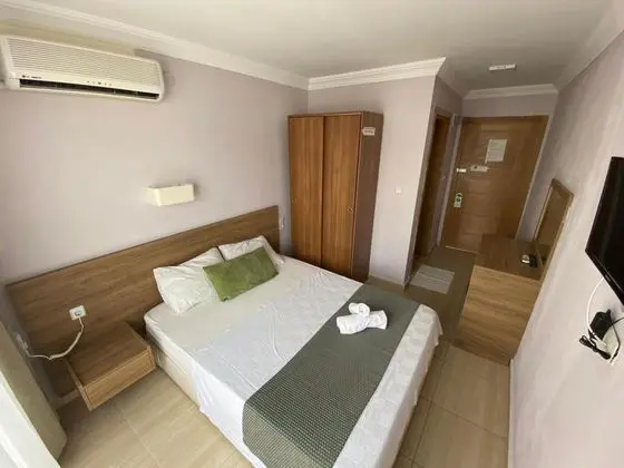 Çift Kişilik, Şehir Manzaralı