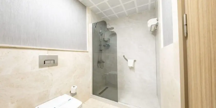 Standard Custom Geniş Yataklı Oda