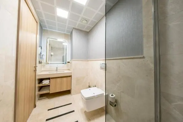 Twin, Şehir Manzaralı