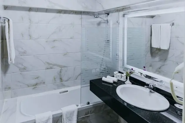 Deluxe Tek Büyük veya İki Ayrı Yataklı Oda, Şehir Manzaralı