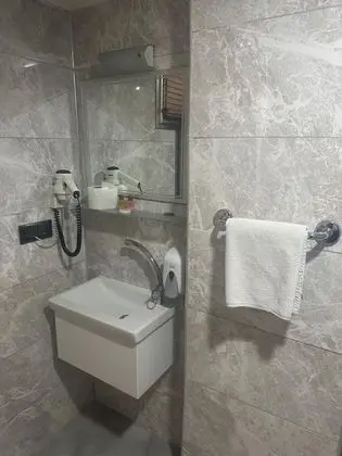 Triple, Şehir Manzaralı