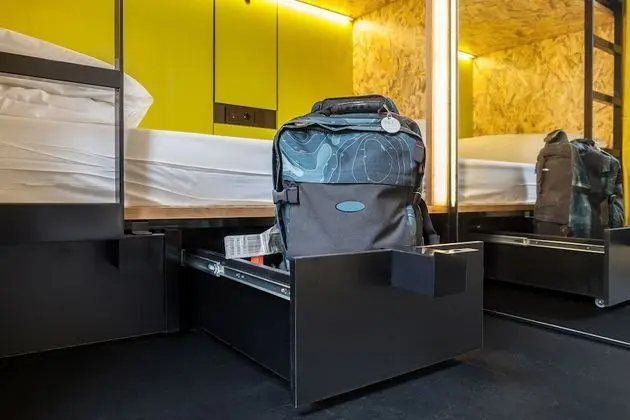 6-Bed Room  with two showers