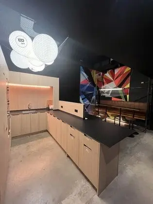 6-Bed Room  with two showers