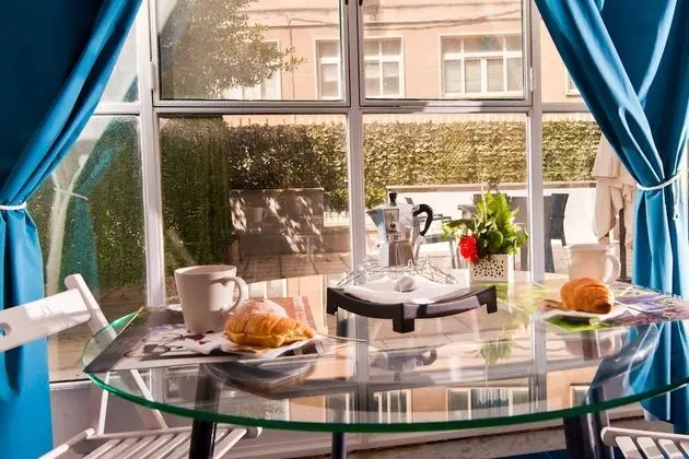 Dört Kişilik Oda, Teras