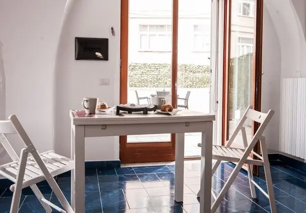 Üç Kişilik Oda, Teras