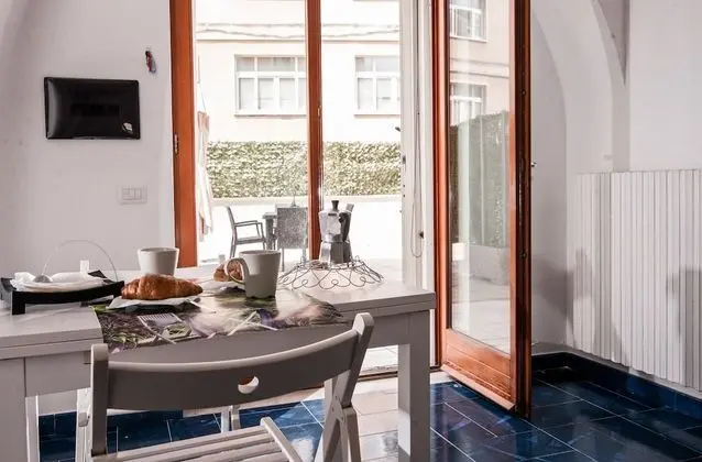 Üç Kişilik Oda, Teras