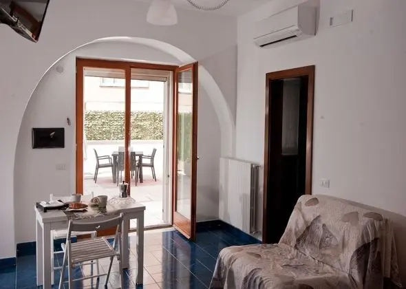 Üç Kişilik Oda, Teras